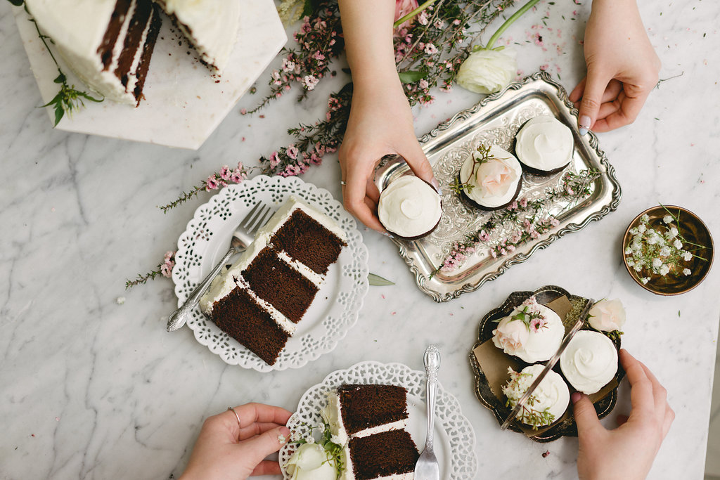 a birthday cake for Amy — the farmer's daughter let's bake something