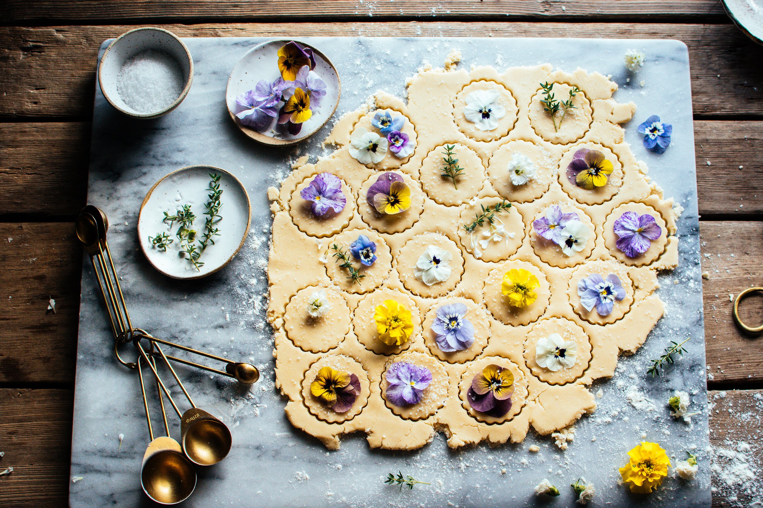 edible flower cookies