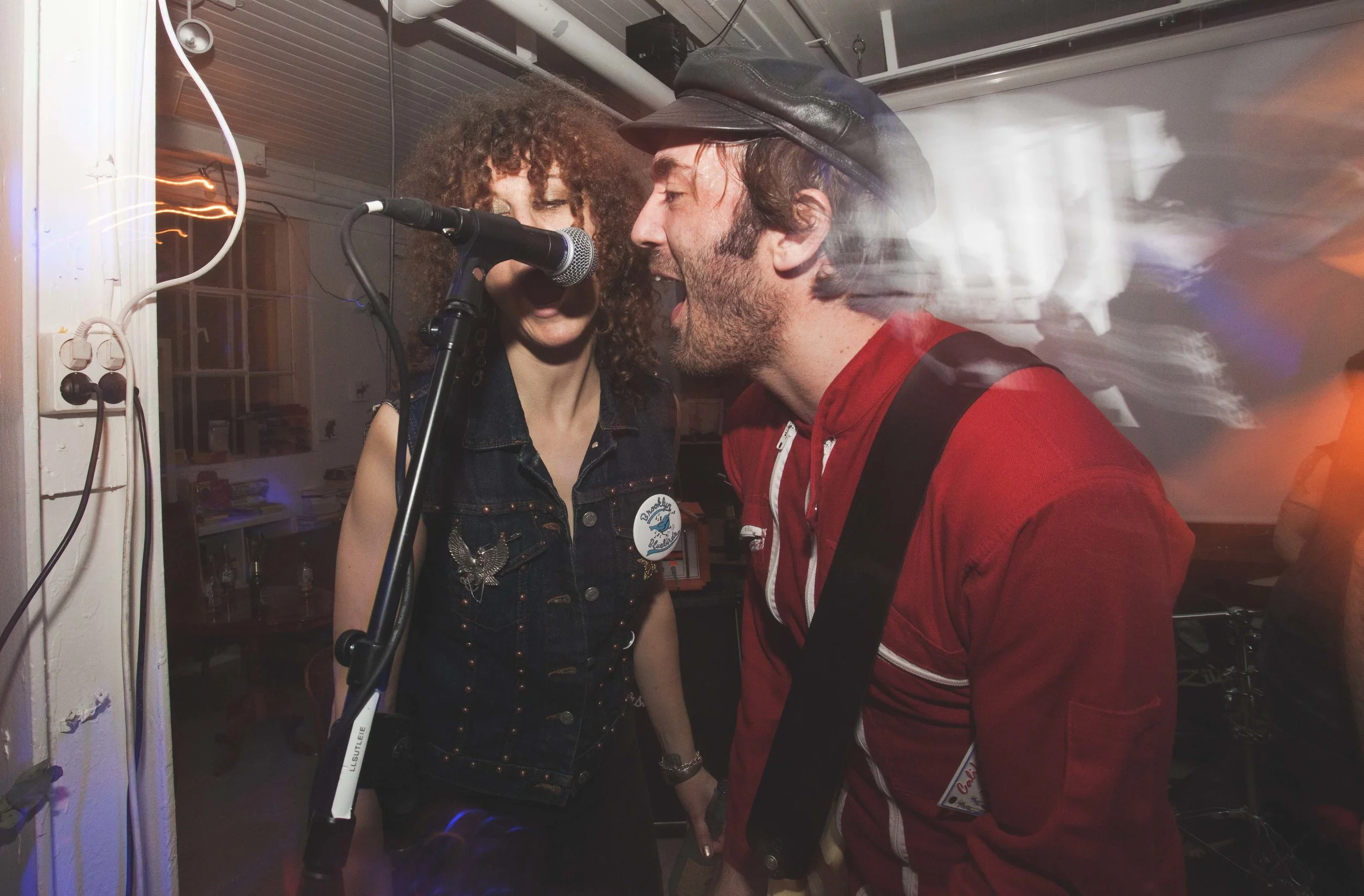 singin stunt man.JPG