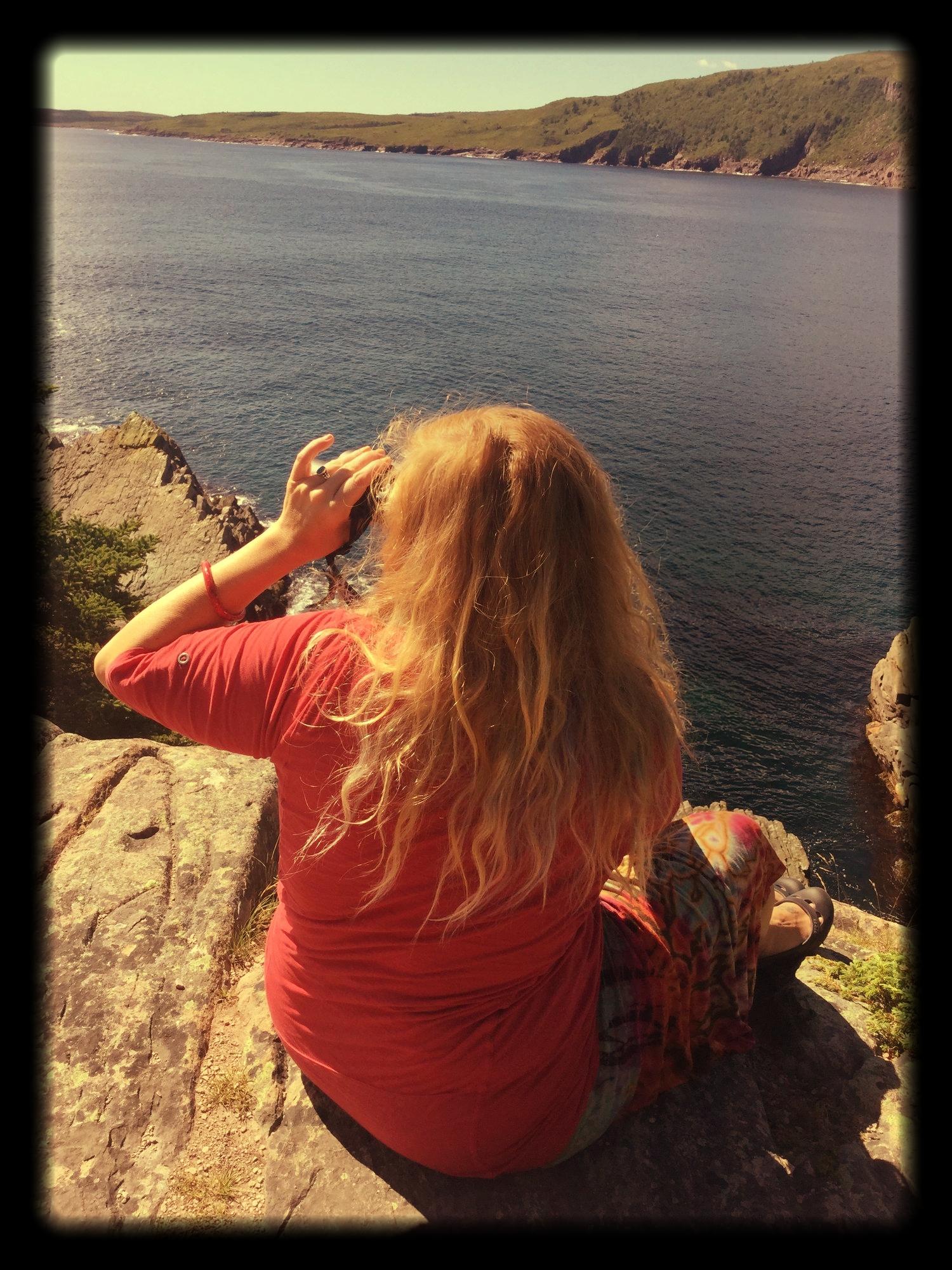Lindsay_on_a_rock_on_The_Rock_out_to_Sea