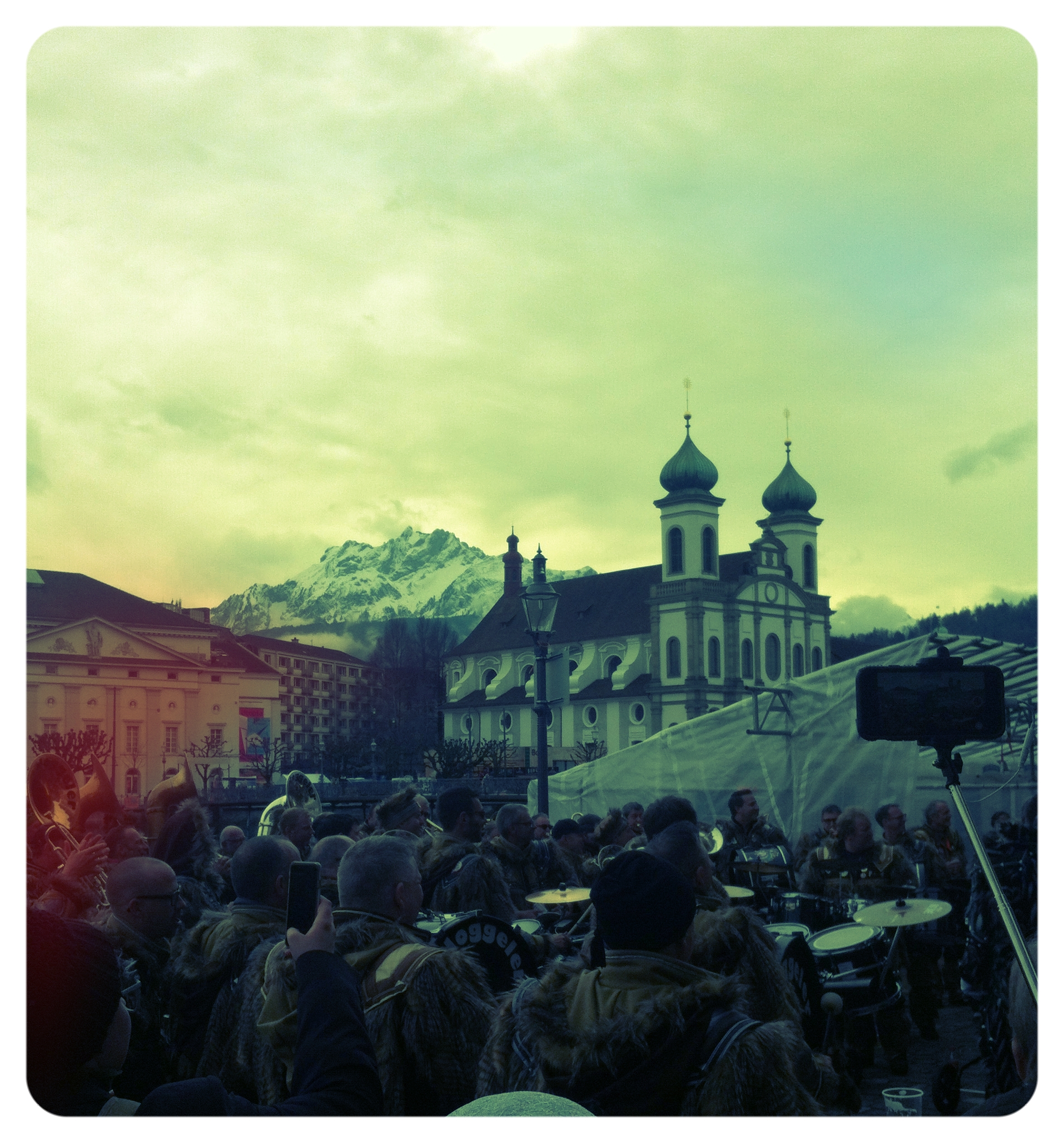 Mount_Pilatus_players_and_people_in_Luzern
