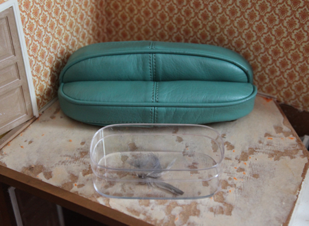 Also upcycled the old Apple wireless mouse packaging for the coffee table, which currently houses some tiny feathers that I want to use in the house.
