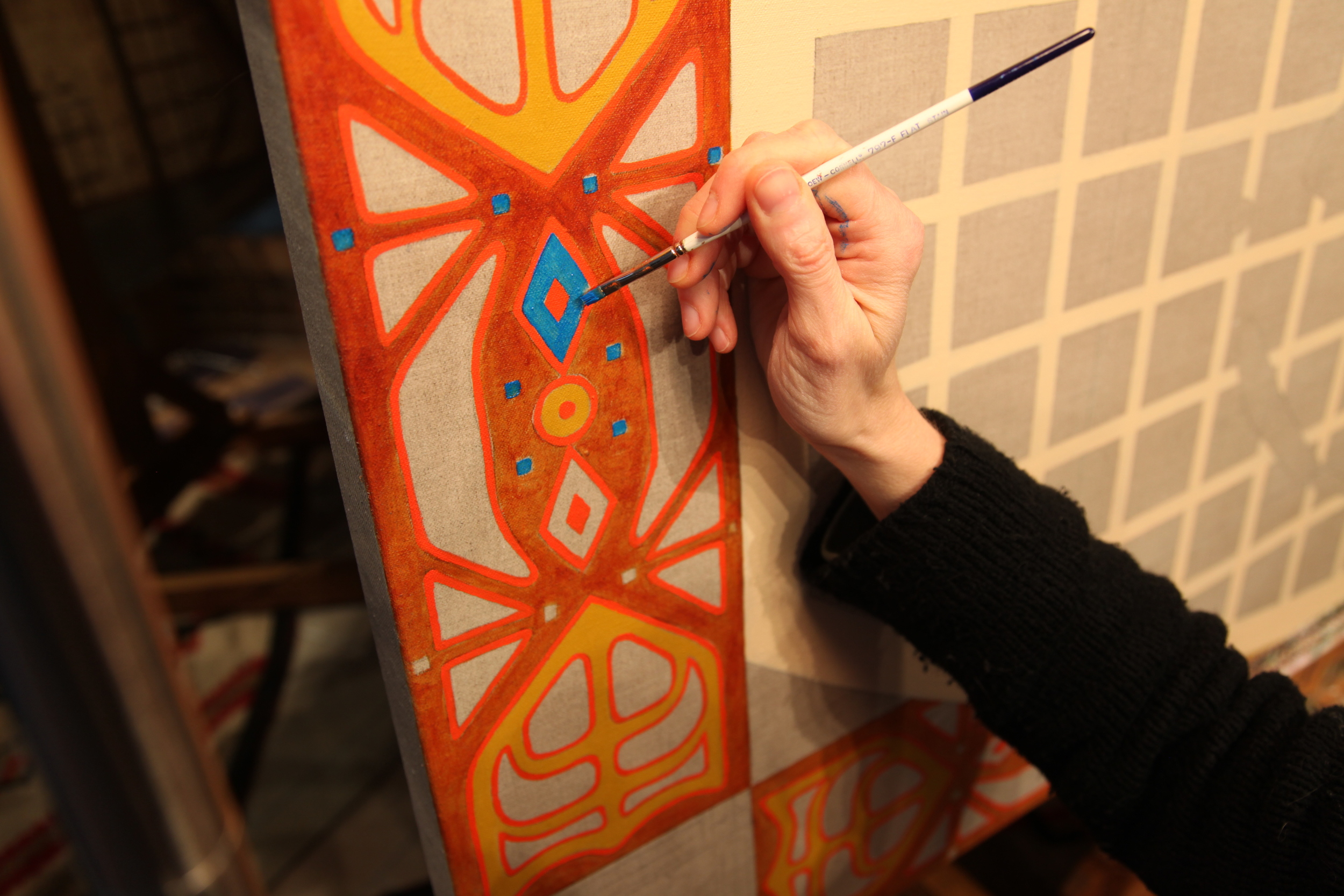 Filling in the color. Note: the center of the leaf form will remain raw linen, sealed in clear gesso. 