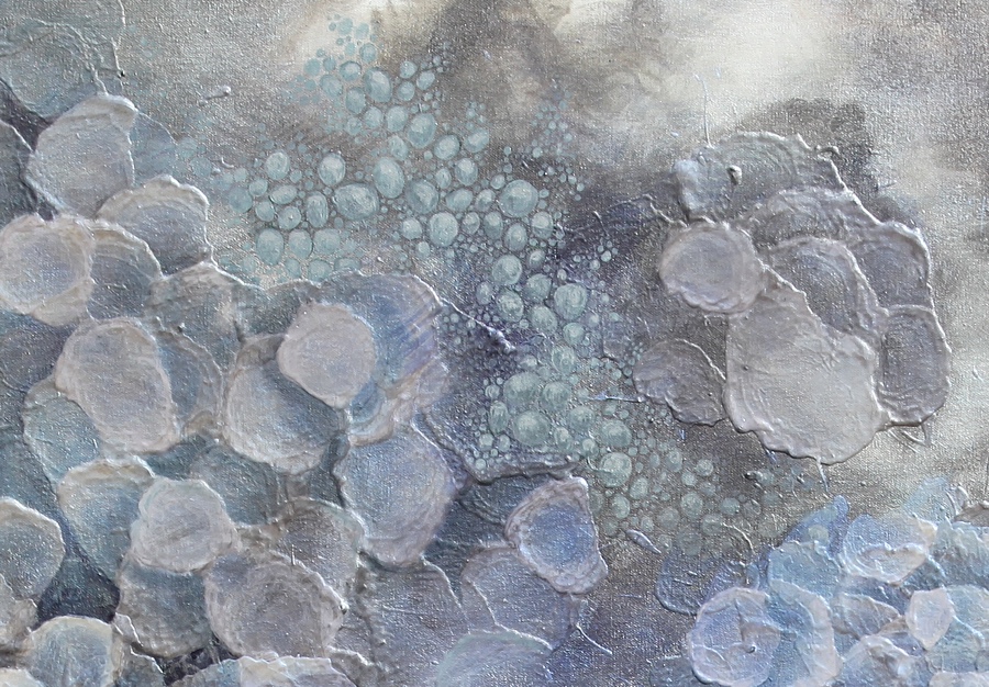 A detail of the paint blooms.