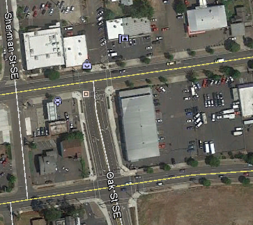 Intersections of Pacific and Oak (top) and 9th and Oak (bottom). Lot in center right.