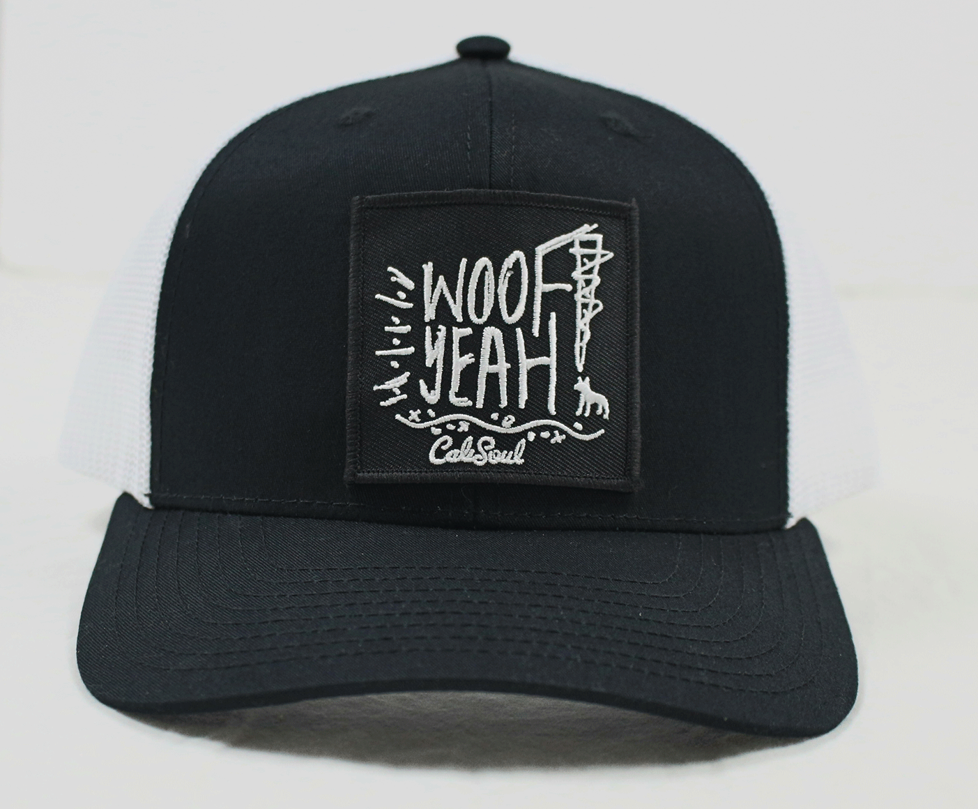 CS-woofyeah-hat-black-&-white-2025-FRONT-.gif