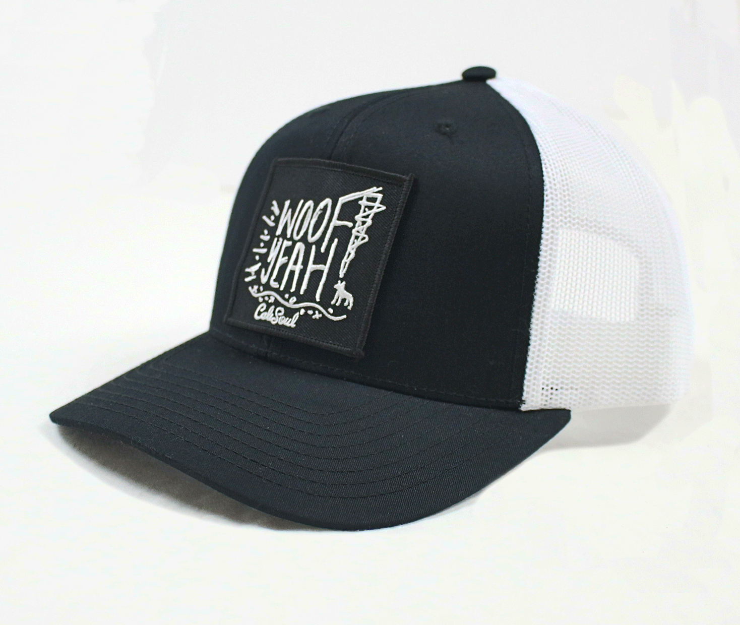 CS-woofyeah-black-&-white-hat-3-4-Look-2025.gif