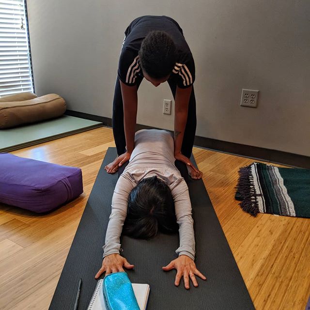 Another shot from the assisting and adjusting portion of the 200 hour Teacher Training. We call this a "yummy" assist-- but it doesn't work for everyone. Have you received this adjustment in class? Are you a fan? .
.
More info on our 200 hour Teacher Training 2019 that runs from March-October found at HereNowYoga.com. The 2019 program will be our FIFTH alignment based, accessible program offered in Birmingham, AL. This year's group graduating soon... .
.
#teachteachteach #teachittoknowit #yummyassists
#leanin #startyouryogayourney
#yogaalabama #alabamayoga #yogabirmingham #birminghamyoga #intheham #bham