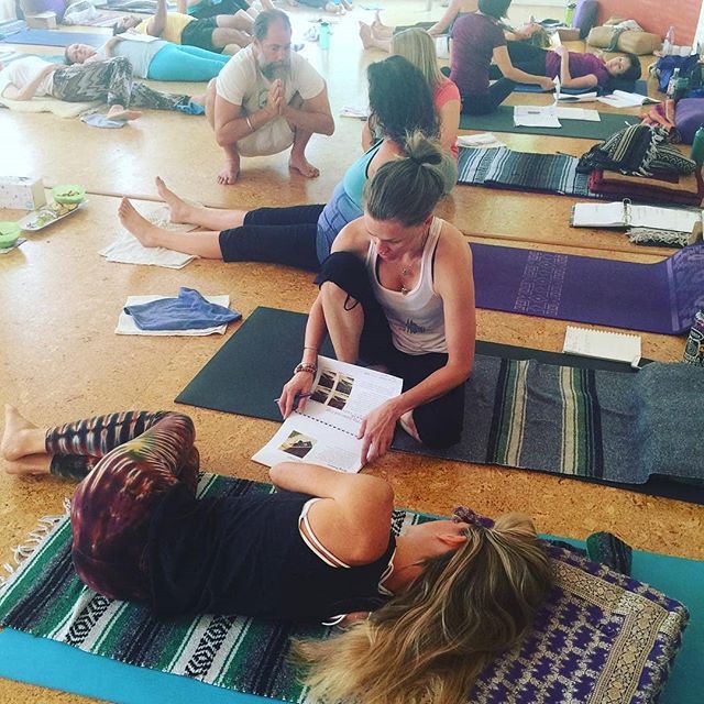 HereNowYoga partnered with @birminghamyoga last weekend! The Hanna Somatics workshop with Akasha Ellis was offered as a possible &quot;specialty weekend&quot; in the HNY 300 Hour program? Were you there? How was it?
.
.
More specialty weekends to be 