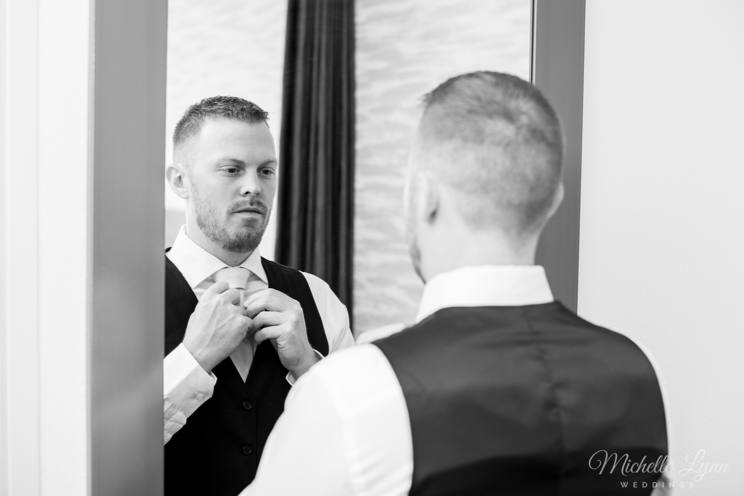 spring-mill-manor-bucks-county-pa-wedding-photographer-10.jpg