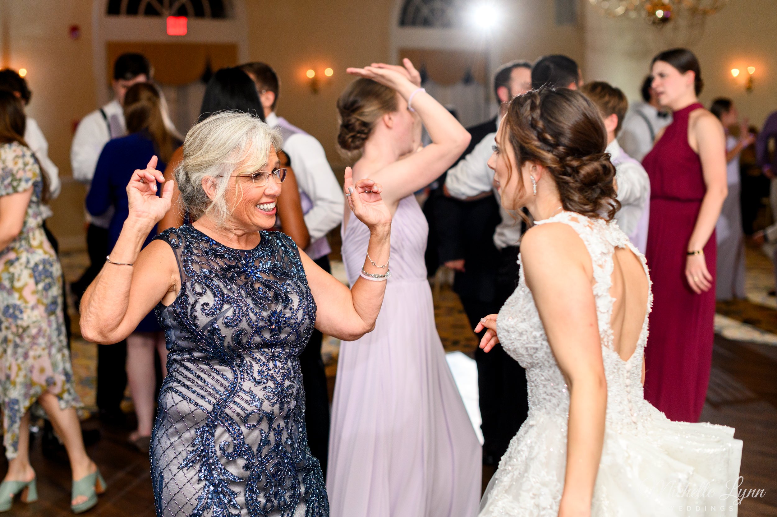 spring-mill-manor-bucks-county-wedding-photographer-109.jpg