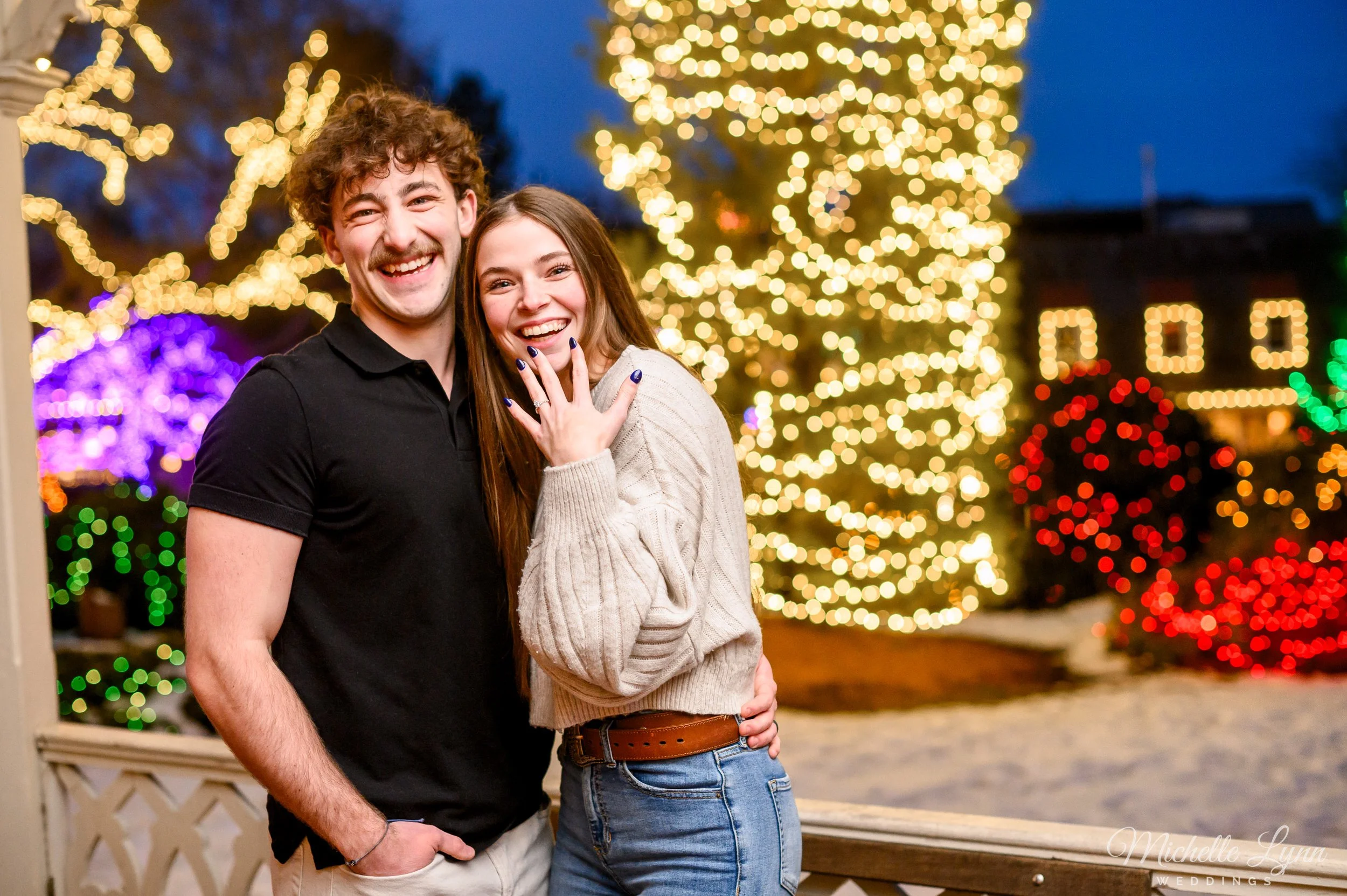 peddlers-village-christmas-proposal-photos-4.jpg