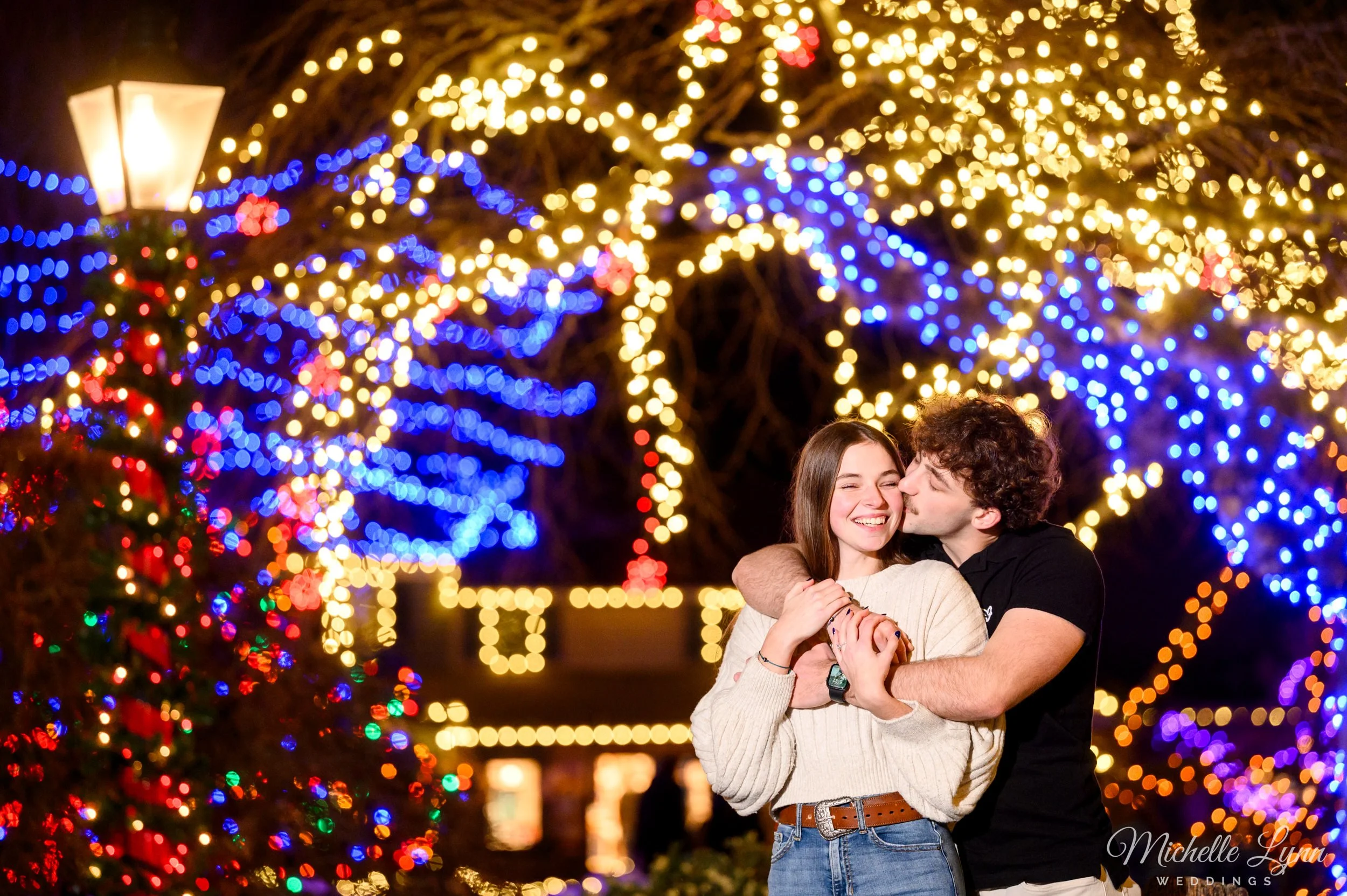 peddlers-village-christmas-proposal-photos-7.jpg