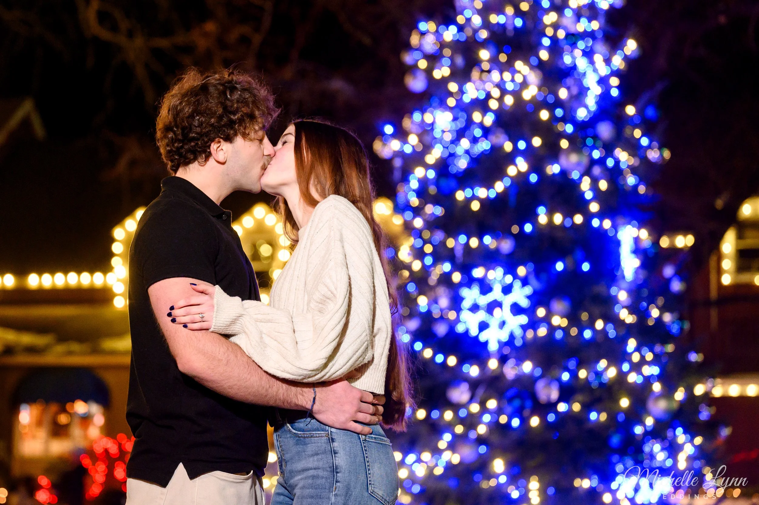 peddlers-village-christmas-proposal-photos-19.jpg