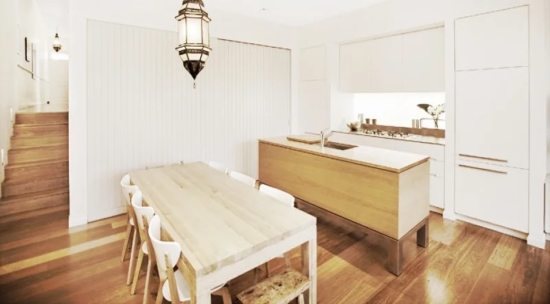 We guarantee our Clients superior quality and a professional service. 