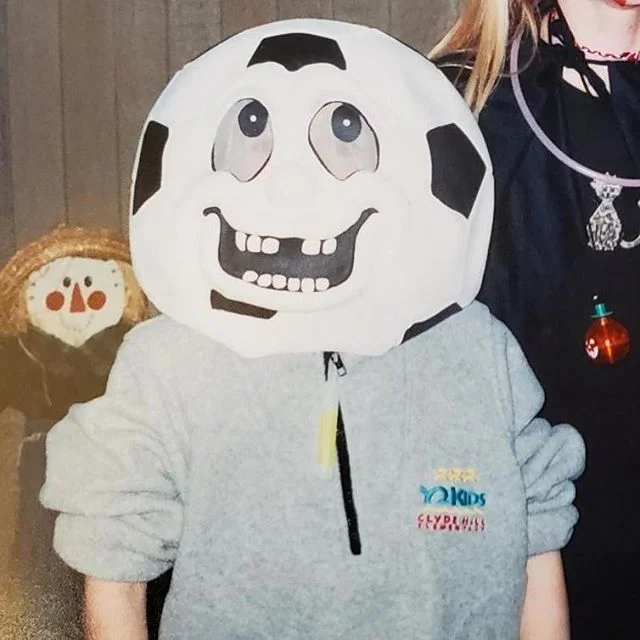 A message from Han: PLEASE CONSIDER CONTRIBUTING TO DYKE SOCCER. I am v thankful to all the captains nd players nd dykes nd minds nd ancestors that have made this team a full reality of gayness, cuteness, fullness and fun.
---- I haven't played socce