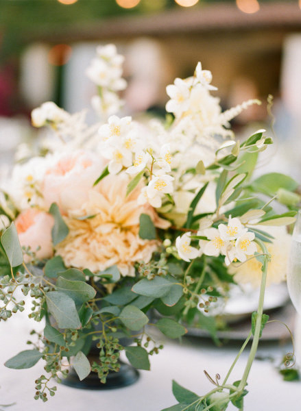 britni-wood-for-bash-please-ojai-wedding-flowers-arrangement-zinnia.jpg