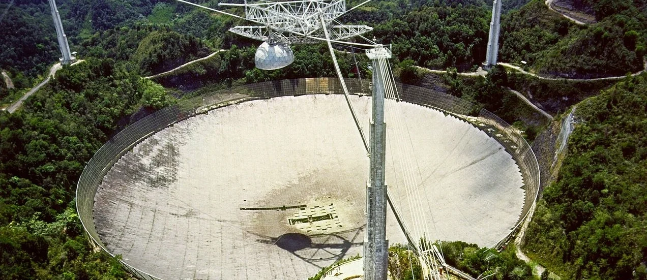 Arecibo_Observatory_Aerial_View.jpg
