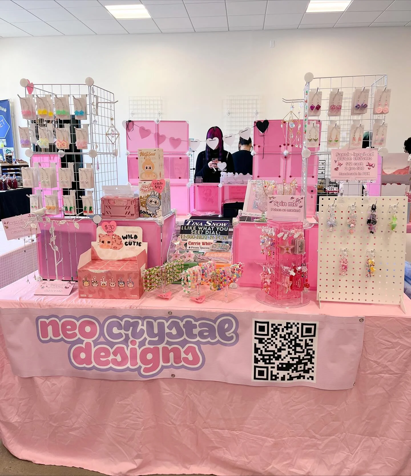 First fall market complete! Thank you @teenscenebazaar @pansiesandpoison for fun day in the town where I grew up!