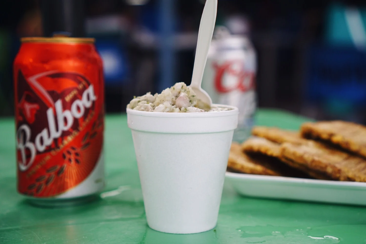 Am Mercado de Mariscos: Ceviche, Patacones und ein Balboa. Mehr Panama geht fast nicht. 