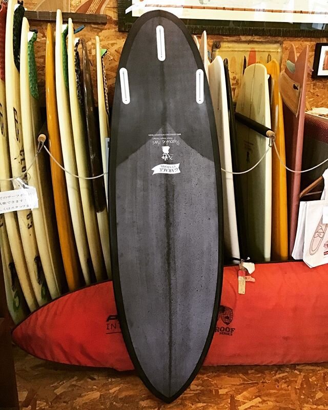 6&rsquo;0&rdquo; round tail. EPS.
Black beauty.
All processes are handmade.
&bull;
&bull;
&bull;
#surfboardshaping 
#sanding 
#glassing 
#electricplaner 
#Hitachi
#makita 
#custom 
#handshaped 
#shaping 
#eps 
#tint 
#pigment 
#color 
#surfboard 
#su