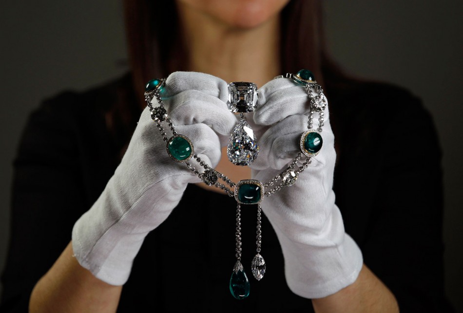 The Cullinan III and IV Brooch, the most valuable brooch in the world. The marquise diamond suspended from the emerald and diamond necklace is also a cleaving from the Cullinan Diamond.