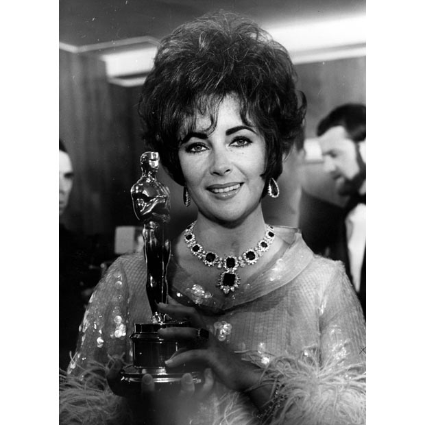 Elizabeth Taylor wearing the necklace in 1965 after winning her Oscar for 'Who's afraid of Virginia Woolf'.