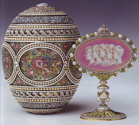 The Mosaic Egg of 1914 by Fabergé, currently on display at the Queen’ Gallery in Buckingham Palace.