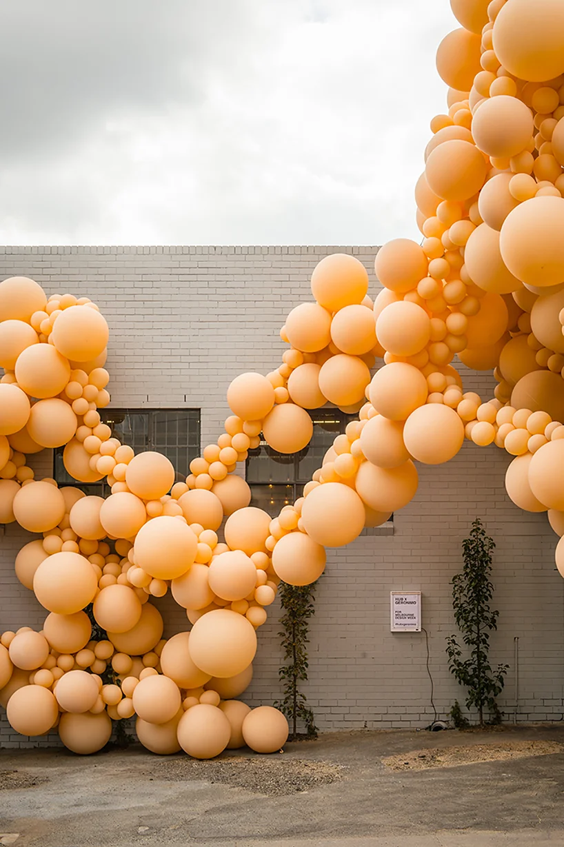geronimo-balloon-diminishing-elation-dezainaa-07.jpg