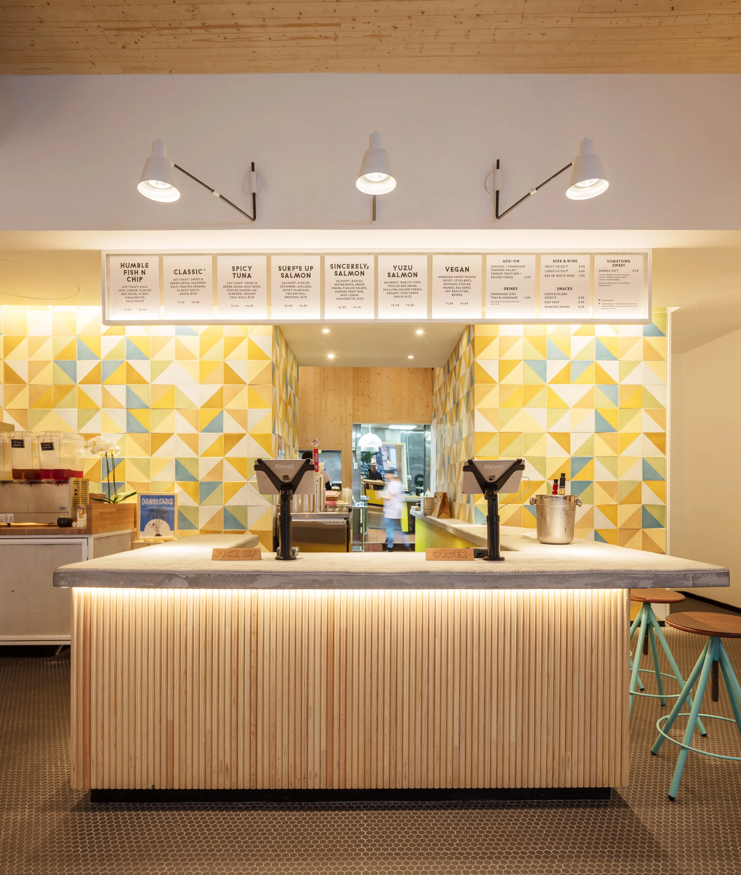 humblefish-poke-restaurant-architecture-outfit-tribeca-new-york_dezainaa.jpg