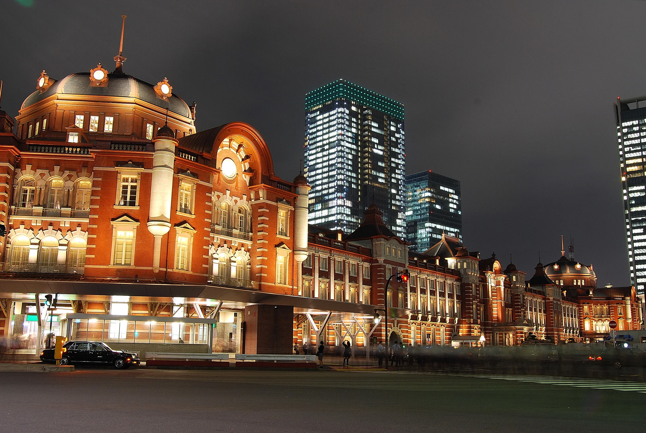 夜景的東京車站。© Toshinori baba