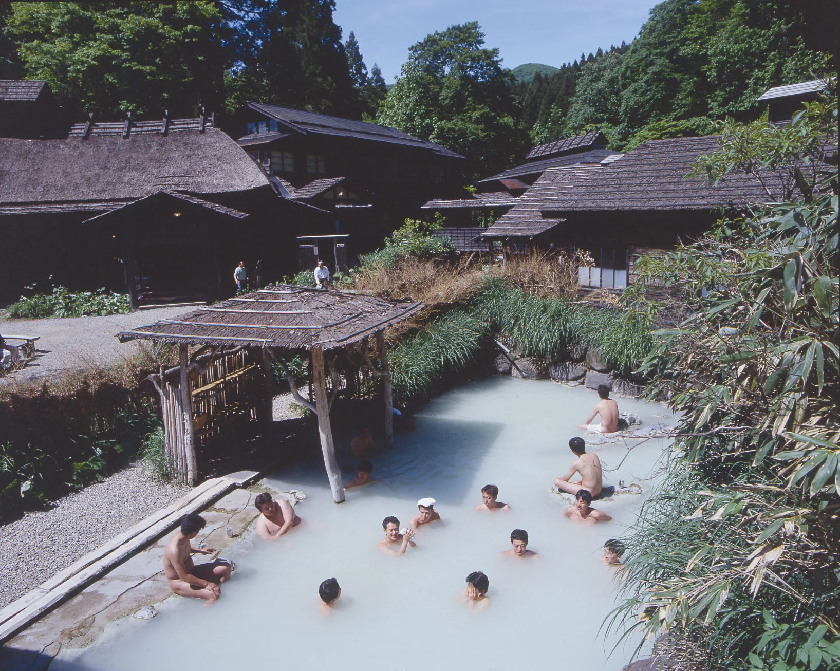 ♨️ 新專欄登場 ♨️ 「秘湯」第一回。