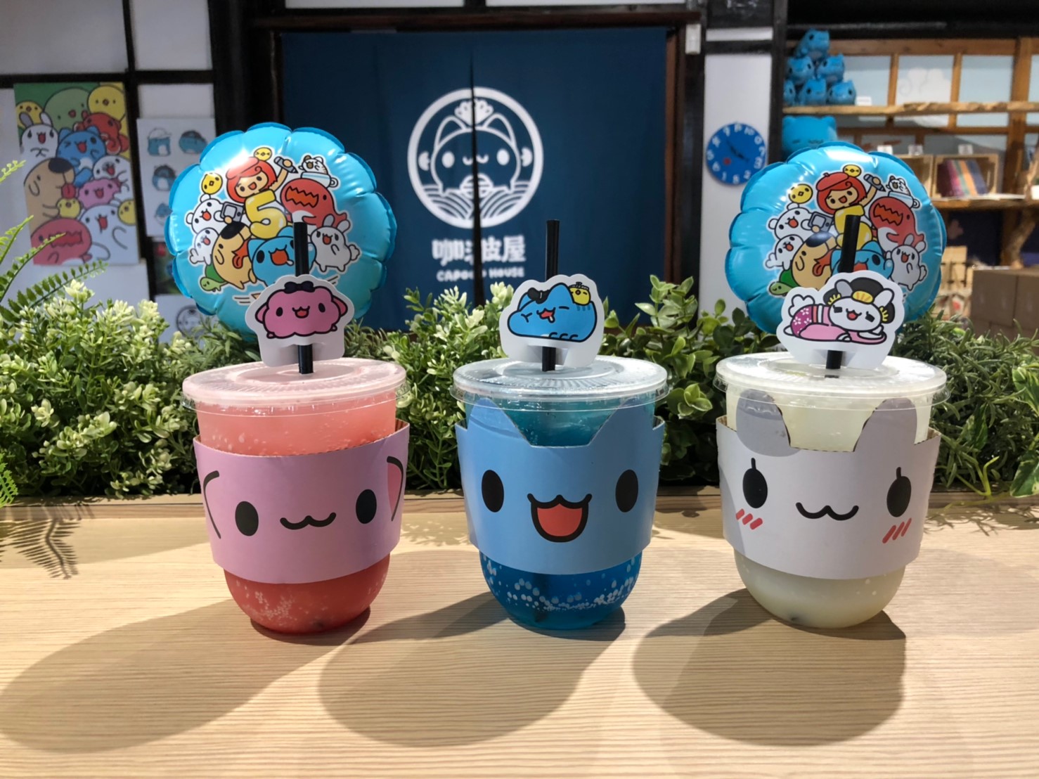 圖3. 誠品生活站前店7月引進插畫商城Fandora主題快閃店,本次特別設置「貓貓蟲咖波」5周年拍照超萌景點,奶泡貓咖啡吧也將同步進駐,同場加映....jpg
