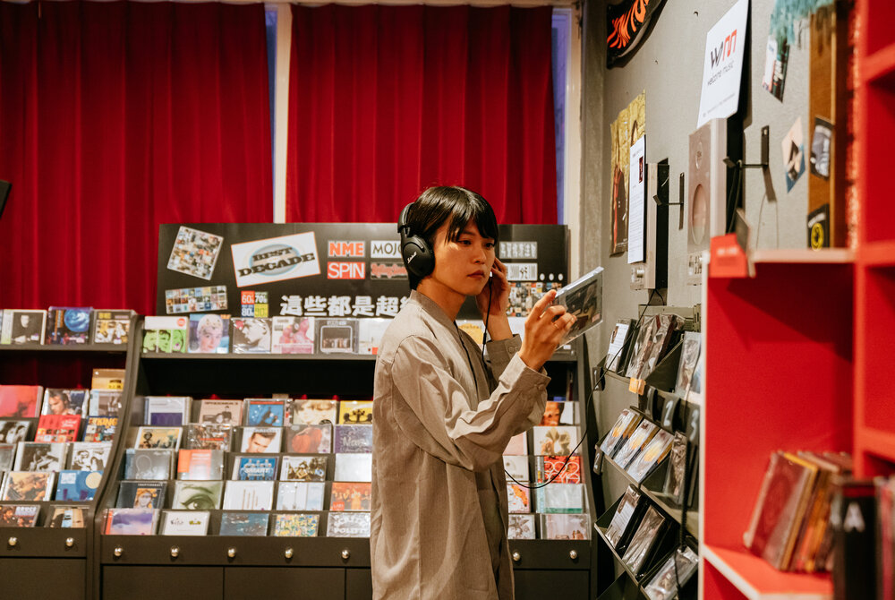  「奮死唱片」（必死なレコード屋）では様々なジャンルのインディーズ音楽が聴けて、台湾のクリエティブの魅力を味わえる。 