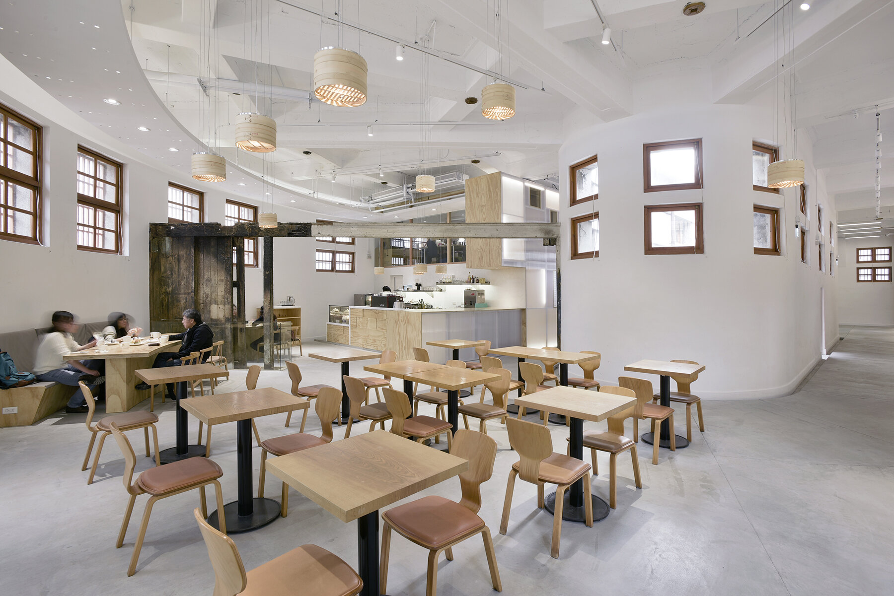 新富町文化市場空間照-汪德範攝影-007-作為交流與休憩空間的咖啡廳.jpg