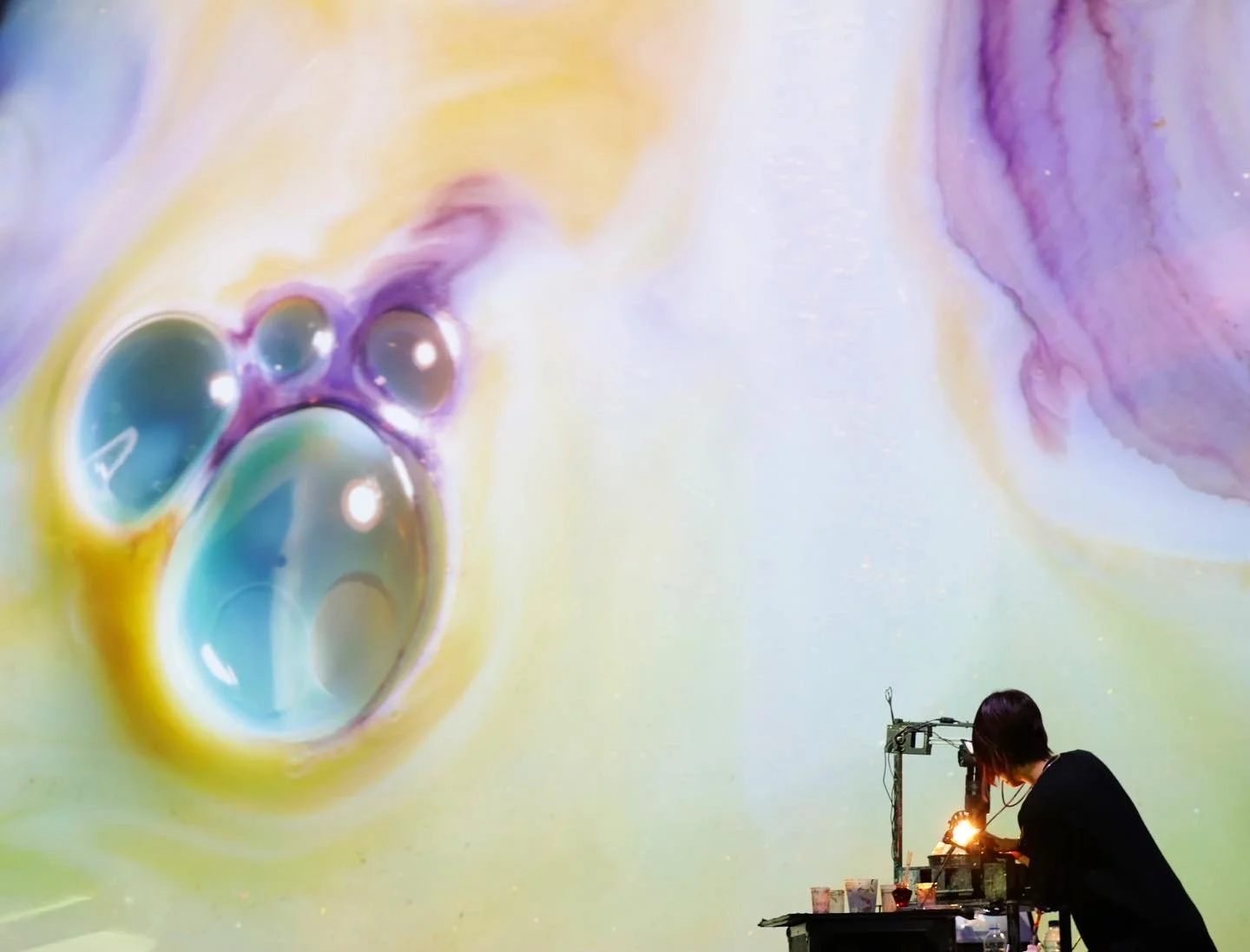  【Japan create 現在形】流動 / 在斑斕中的宇宙  看見色彩的核爆現場