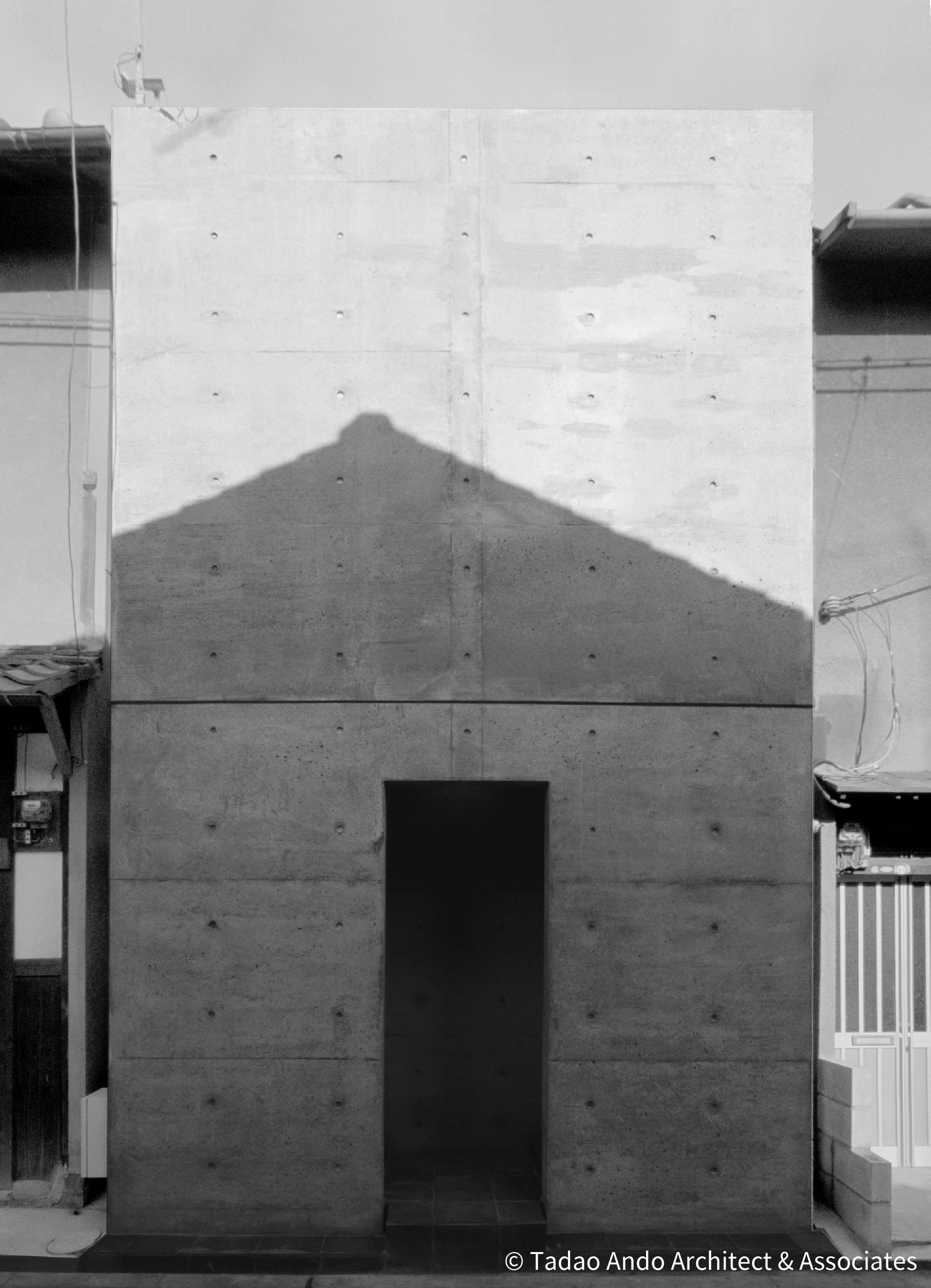 住吉的長屋—東宅 建築現場照 © Tadao Ando Architect & Associates ,由忠泰美術館提供.jpg