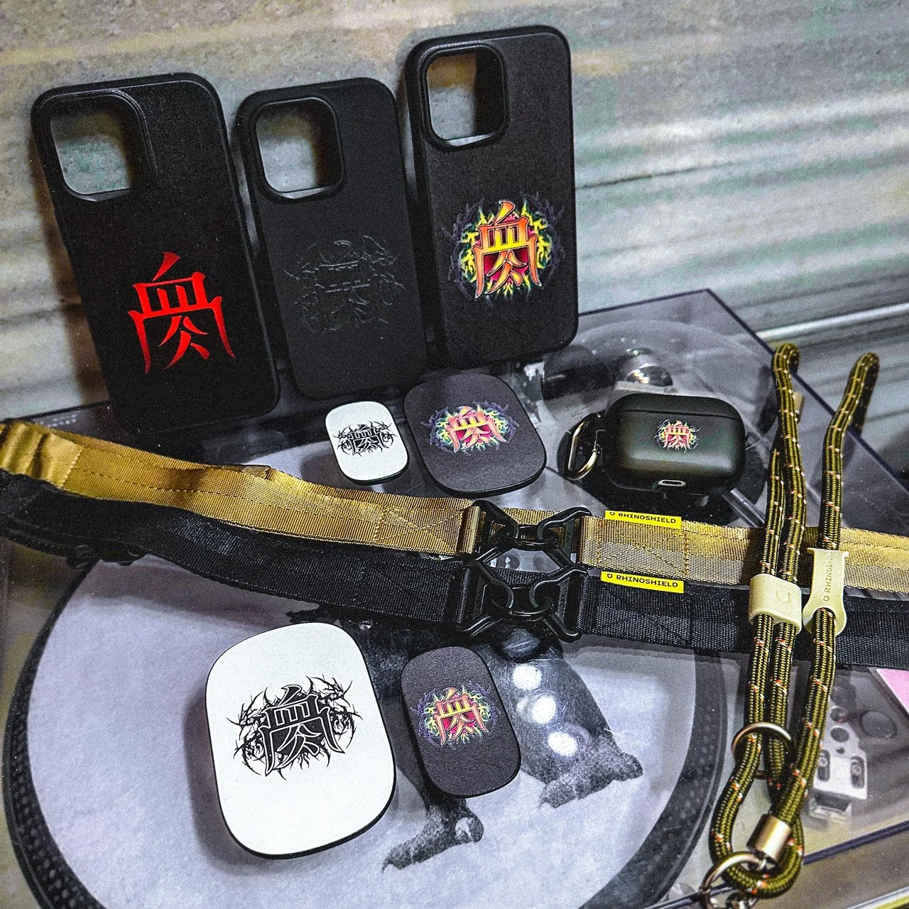 血肉果汁機以「GOLDEN的血肉」 展現粗殘有趣又好玩的設計感_Easy-Resize.com.jpg