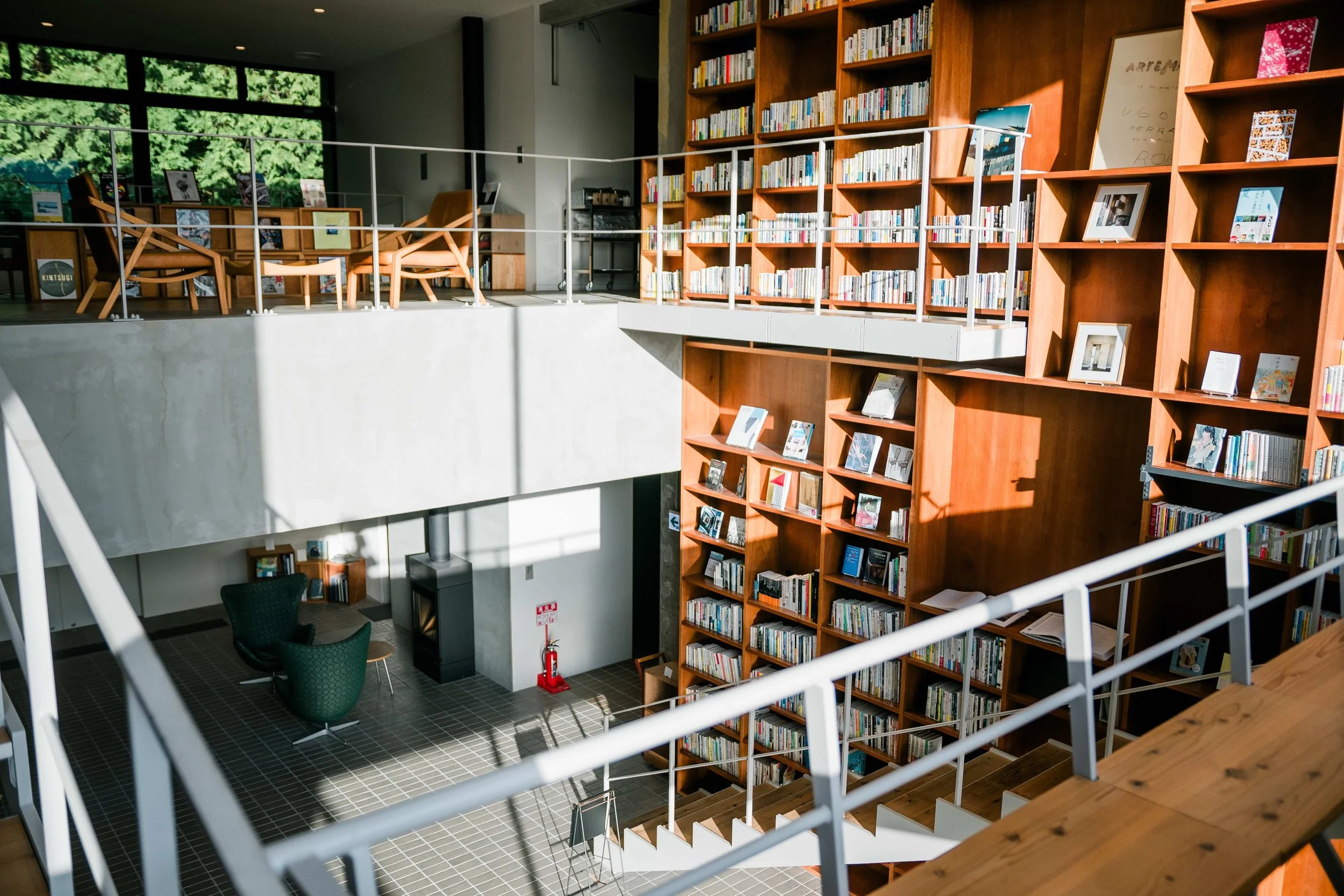 在新型溫泉旅館「箱根本箱」、「松本本箱」，享受料理、自然與閱讀編輯而成的旅途日常