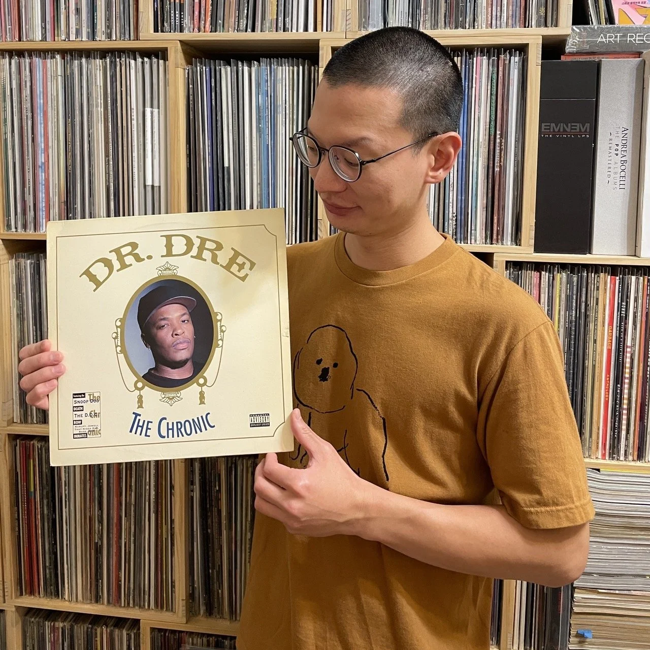 圖3. 松菸音樂館職人老趙精選流行定情曲,3.8在誠品生活松菸3F FORUM現場刷碟,為浪漫氛圍添加佐料|2025誠品青春博覽會.jpg