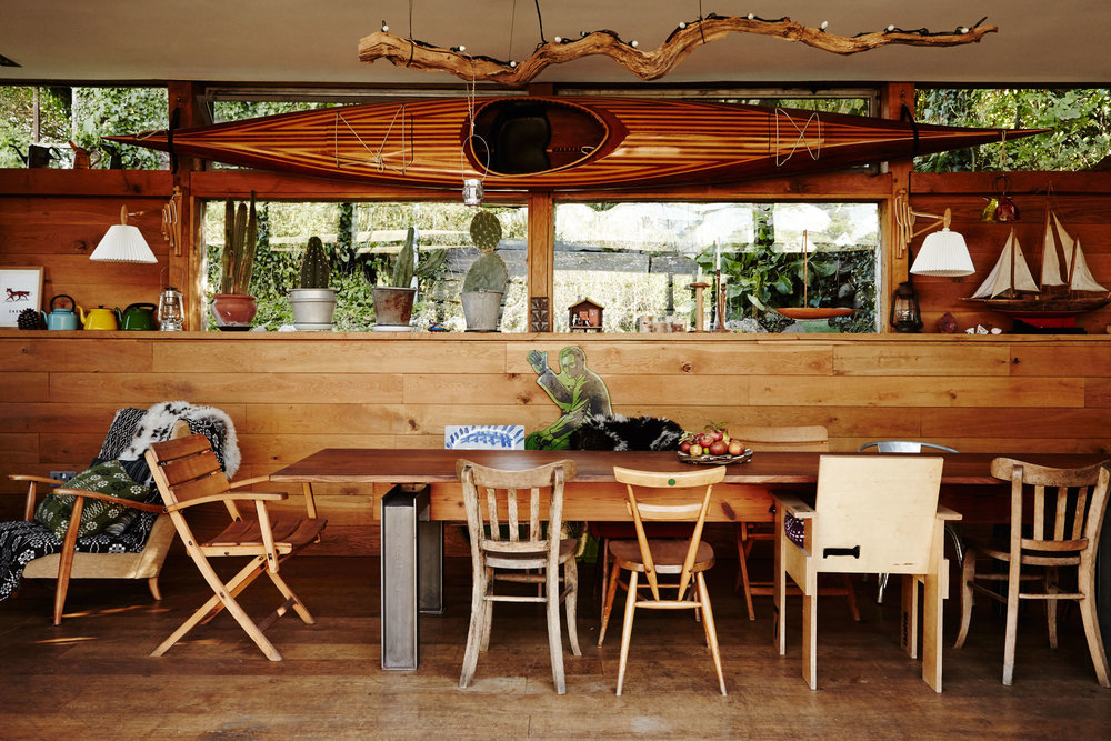 wood_rustic_dining_room.jpg