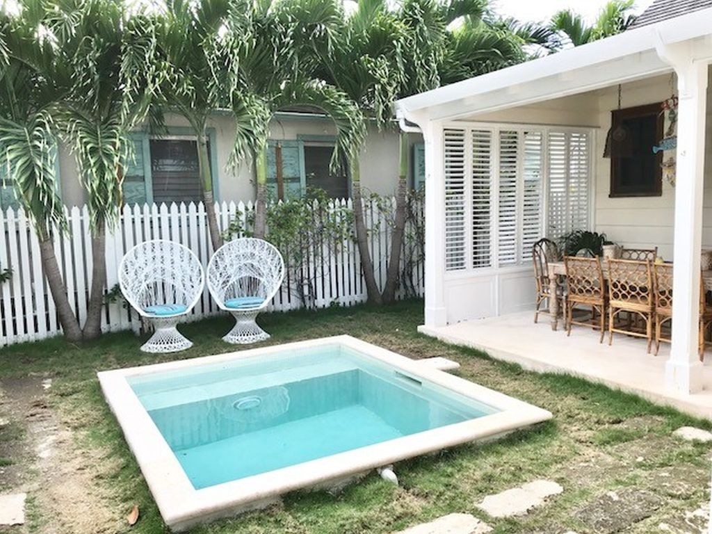 jewelbox-pool2.jpg