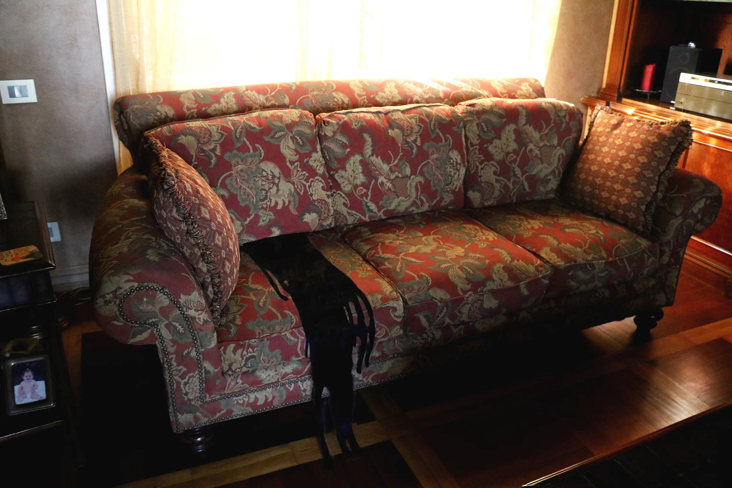  Testimony (Cairo Couch), Archival ink print mounted on wood, 70 x 46 cm, 2016, Edition 1/5 