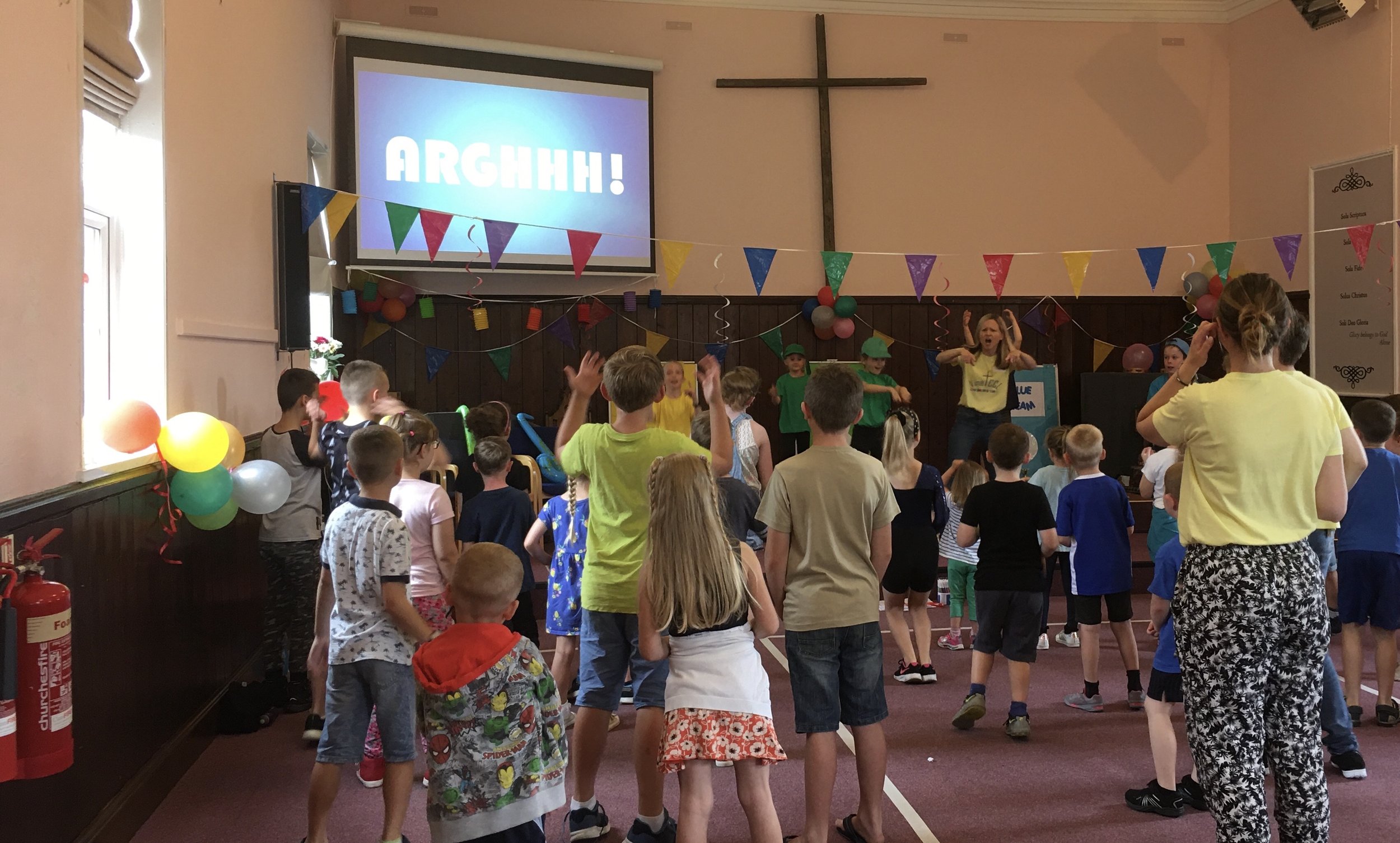 We had a tremendous time, played lots of games, sand catchy songs, listened to stories and made cookies and craft!