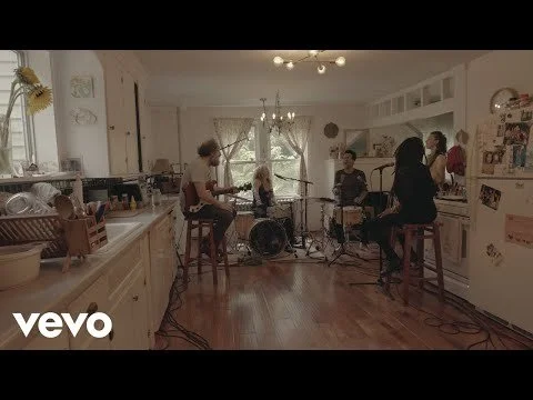 ▶ Amy Helm - "Baby Come Back" (Live from My Kitchen)