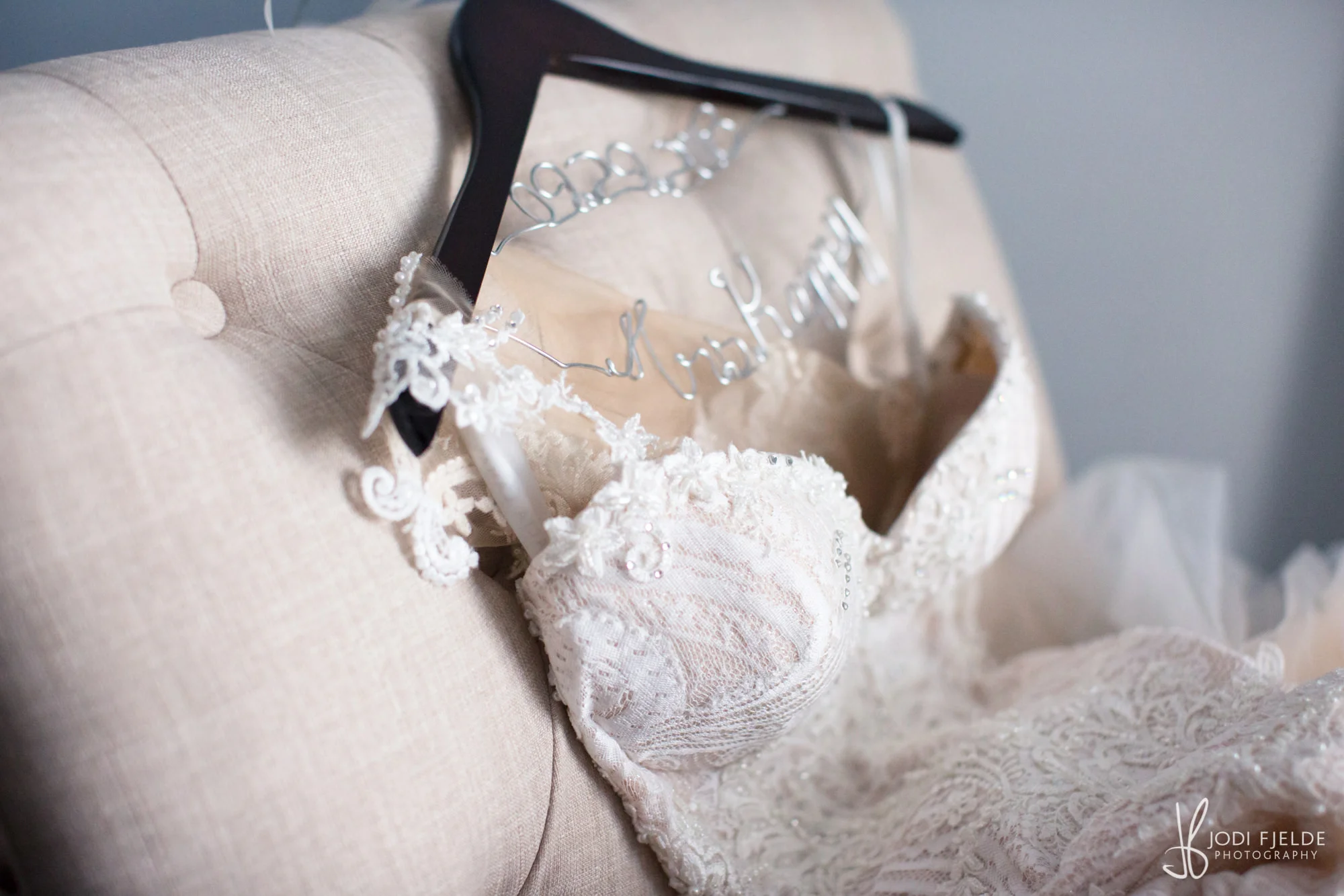 0001BRIDE-WEDDING-PREP.jpg