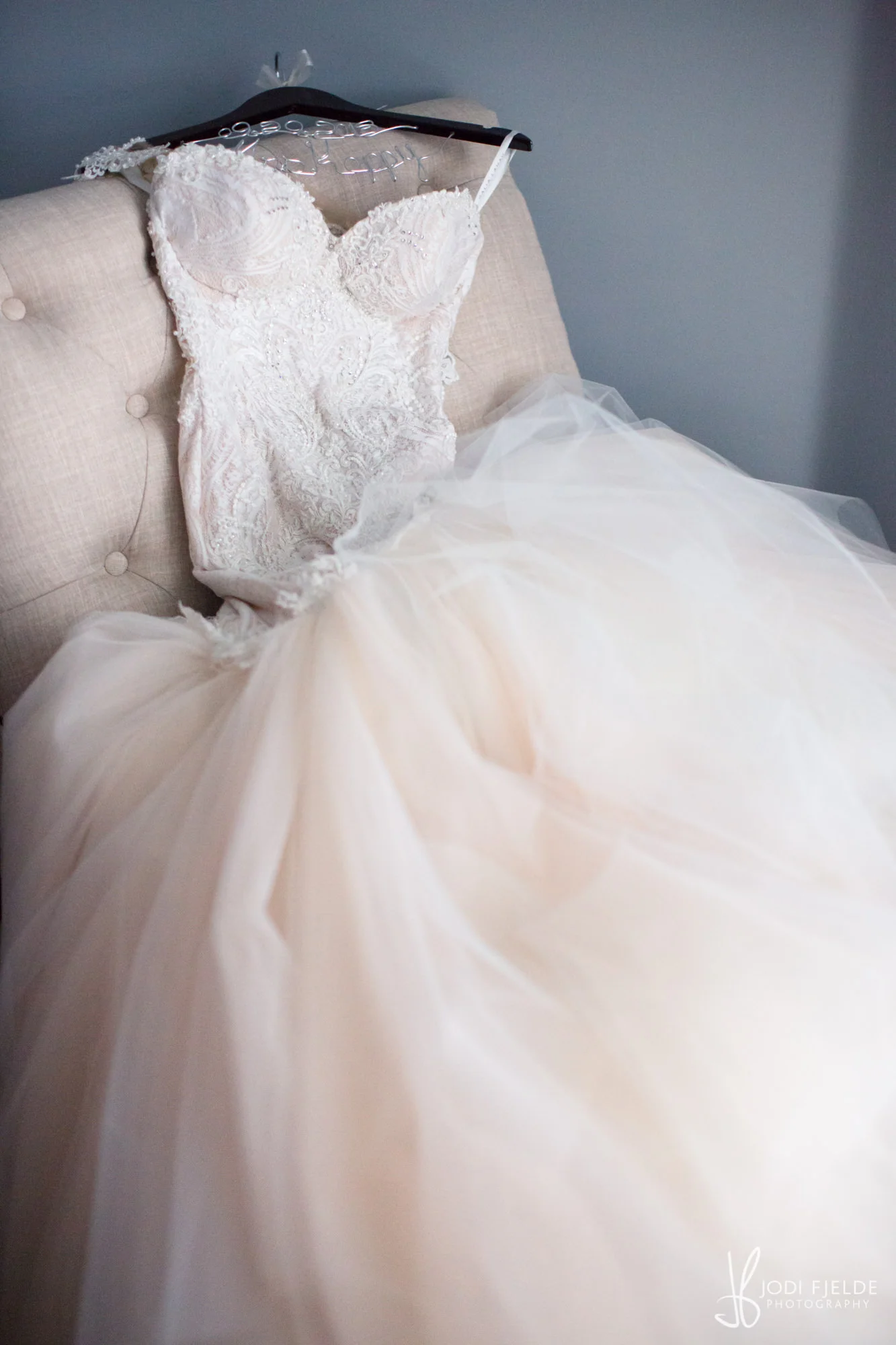 0003BRIDE-WEDDING-PREP.jpg