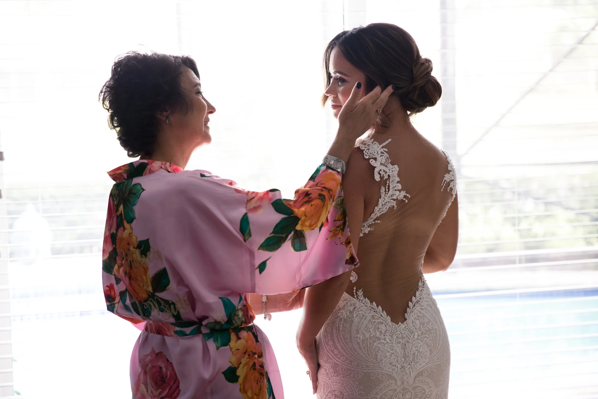 0007BRIDE-WEDDING-PREP.jpg