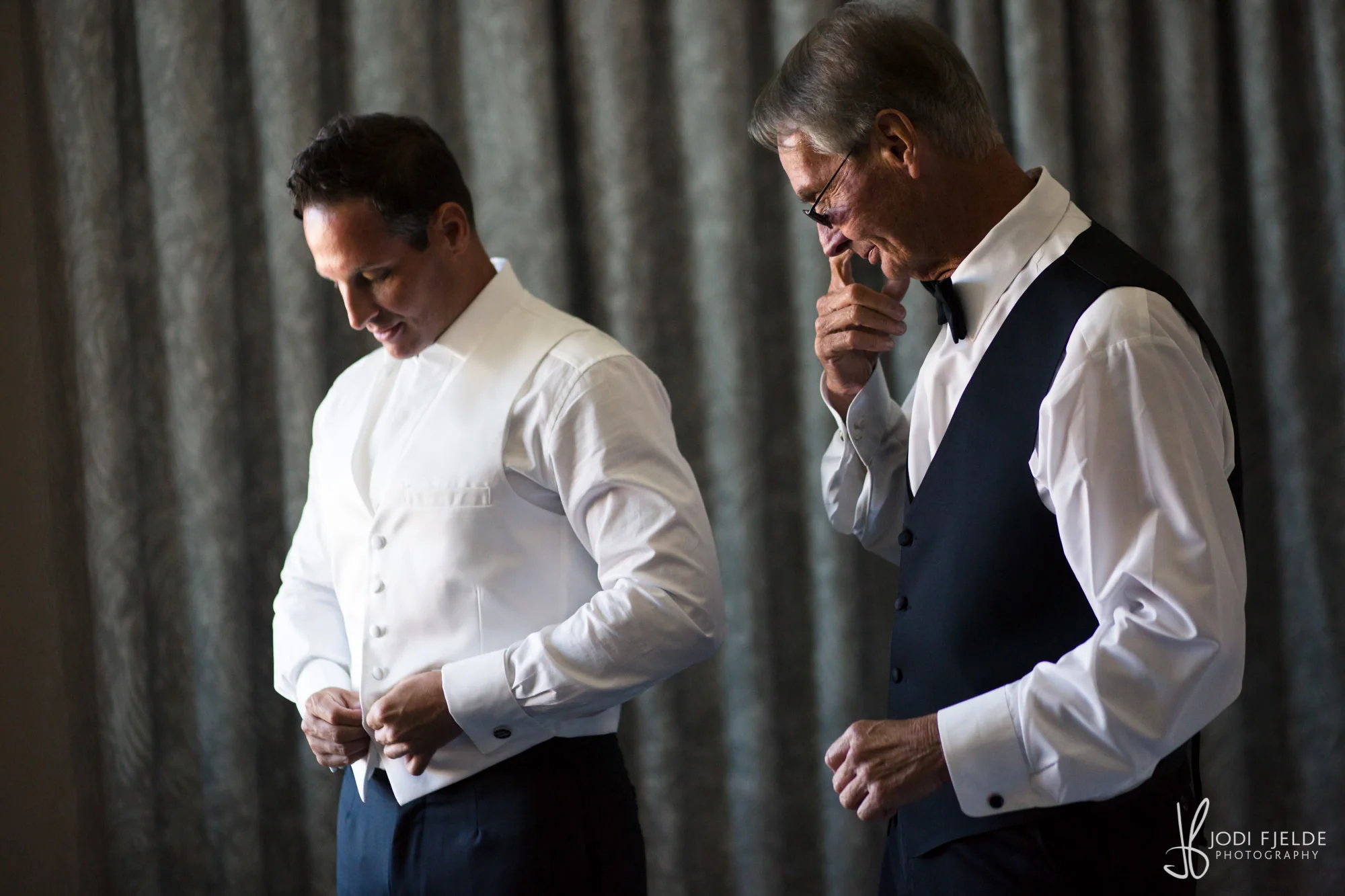 0005GROOM-PREP-HILTON-PALM-BEACH.jpg