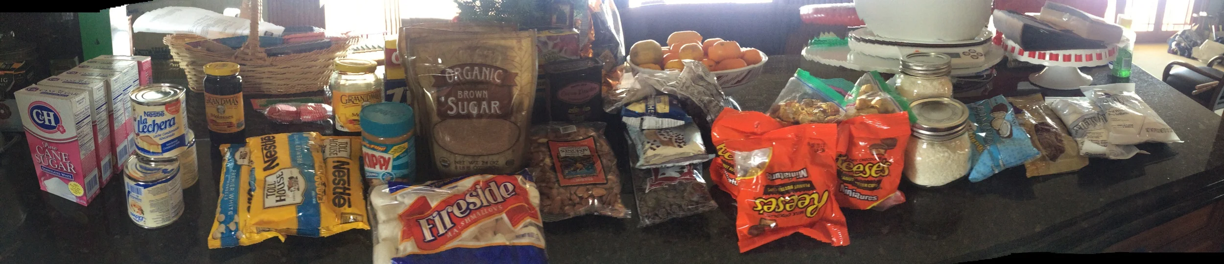 Here are most of my ingredients. See.. I'm that type of person that likes to take one trip from the car to my kitchen when I come back from the market. Imagine that.....